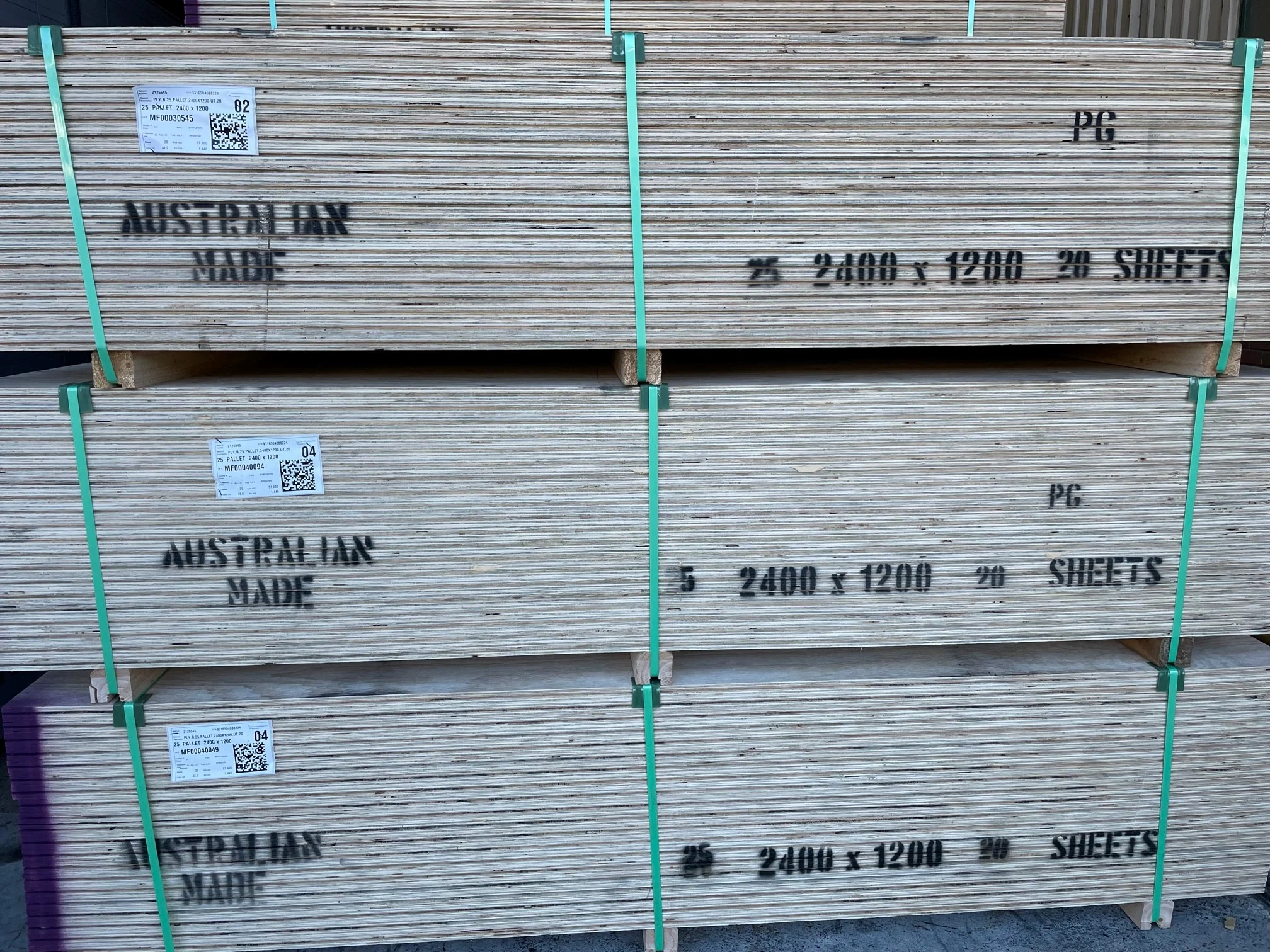 Pine Non-Structural Plywood 25mm x 2400x1200mm - Image 4